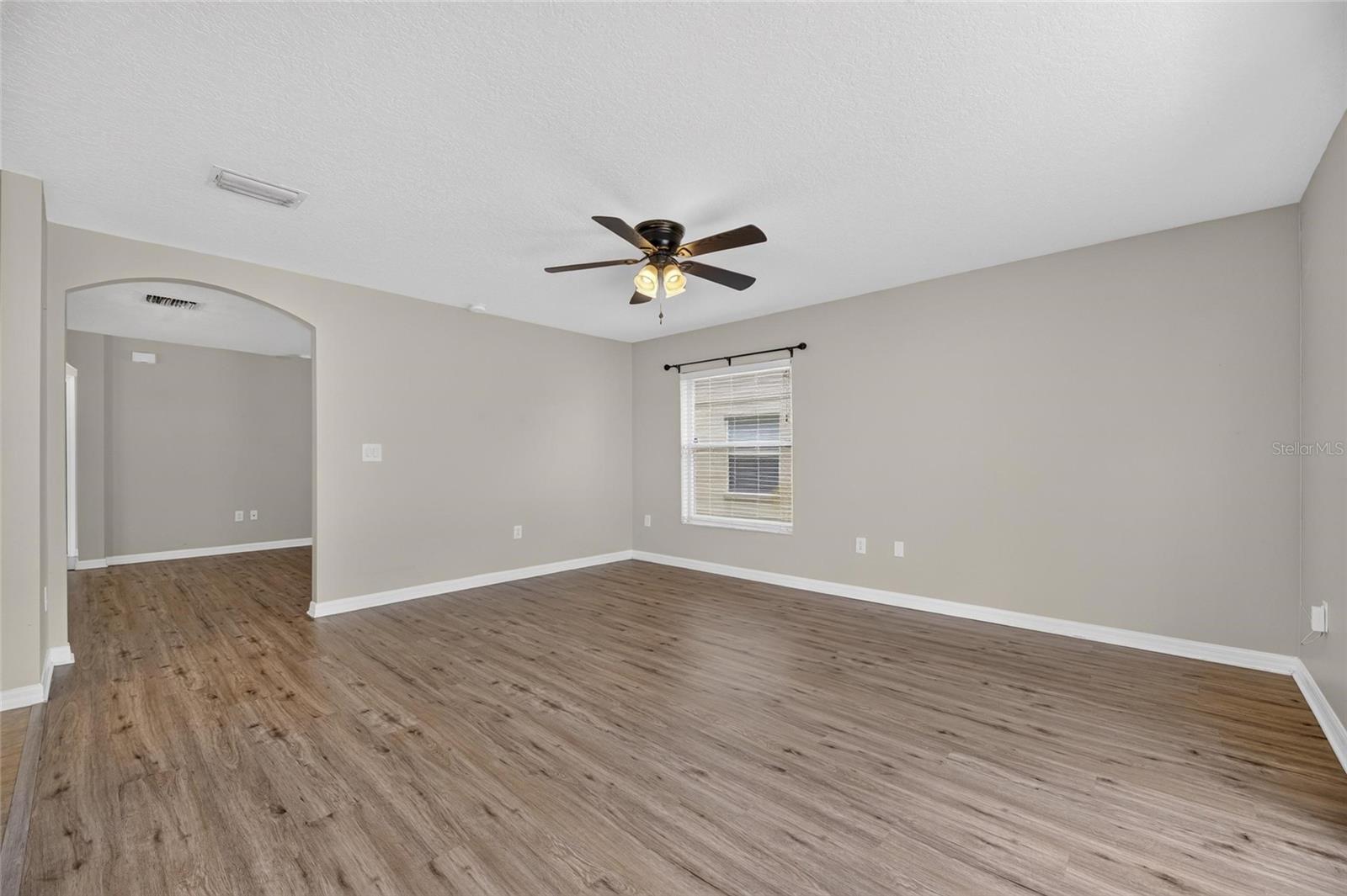 7842 CARRIAGE POINTE DR — photo 17