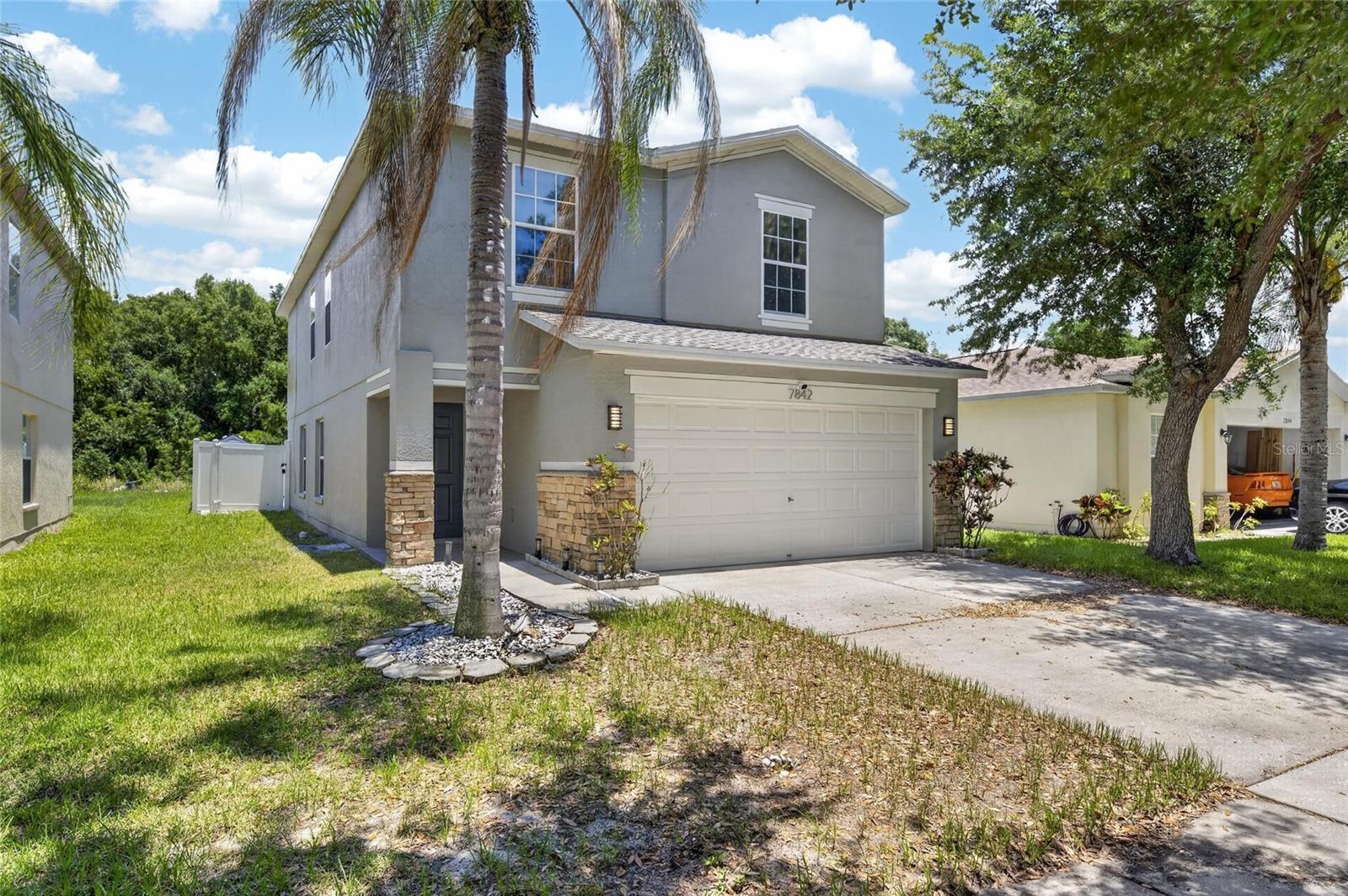 7842 CARRIAGE POINTE DR — photo 2