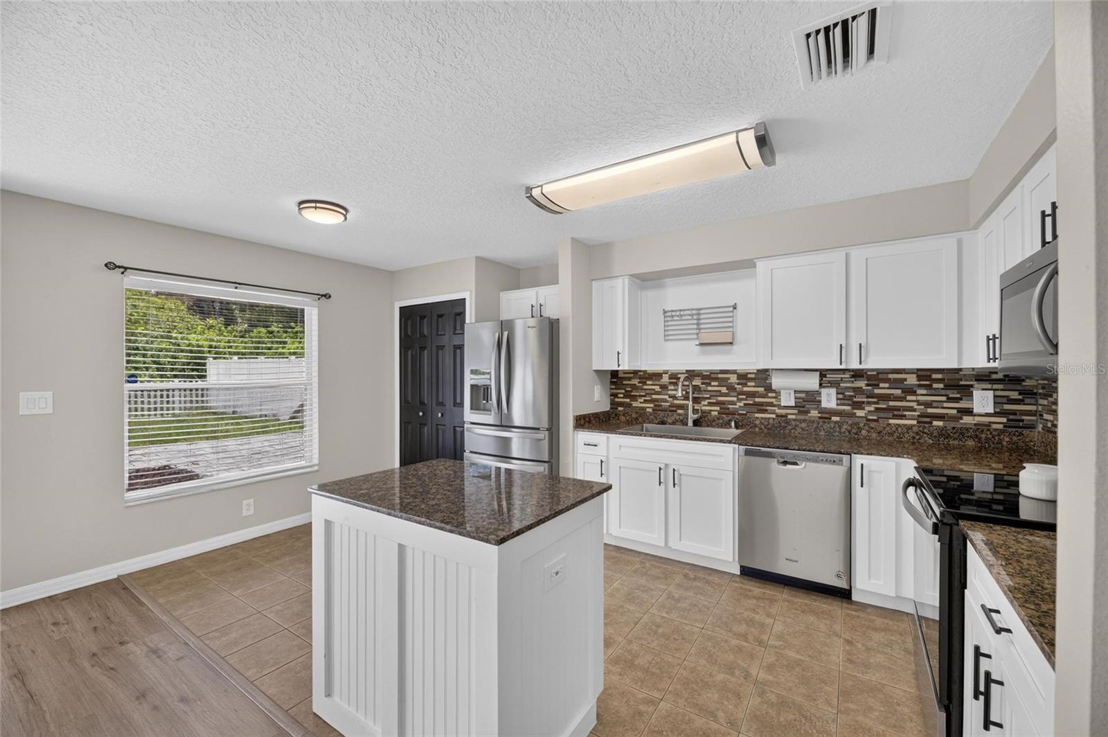 7842 CARRIAGE POINTE DR — photo 20