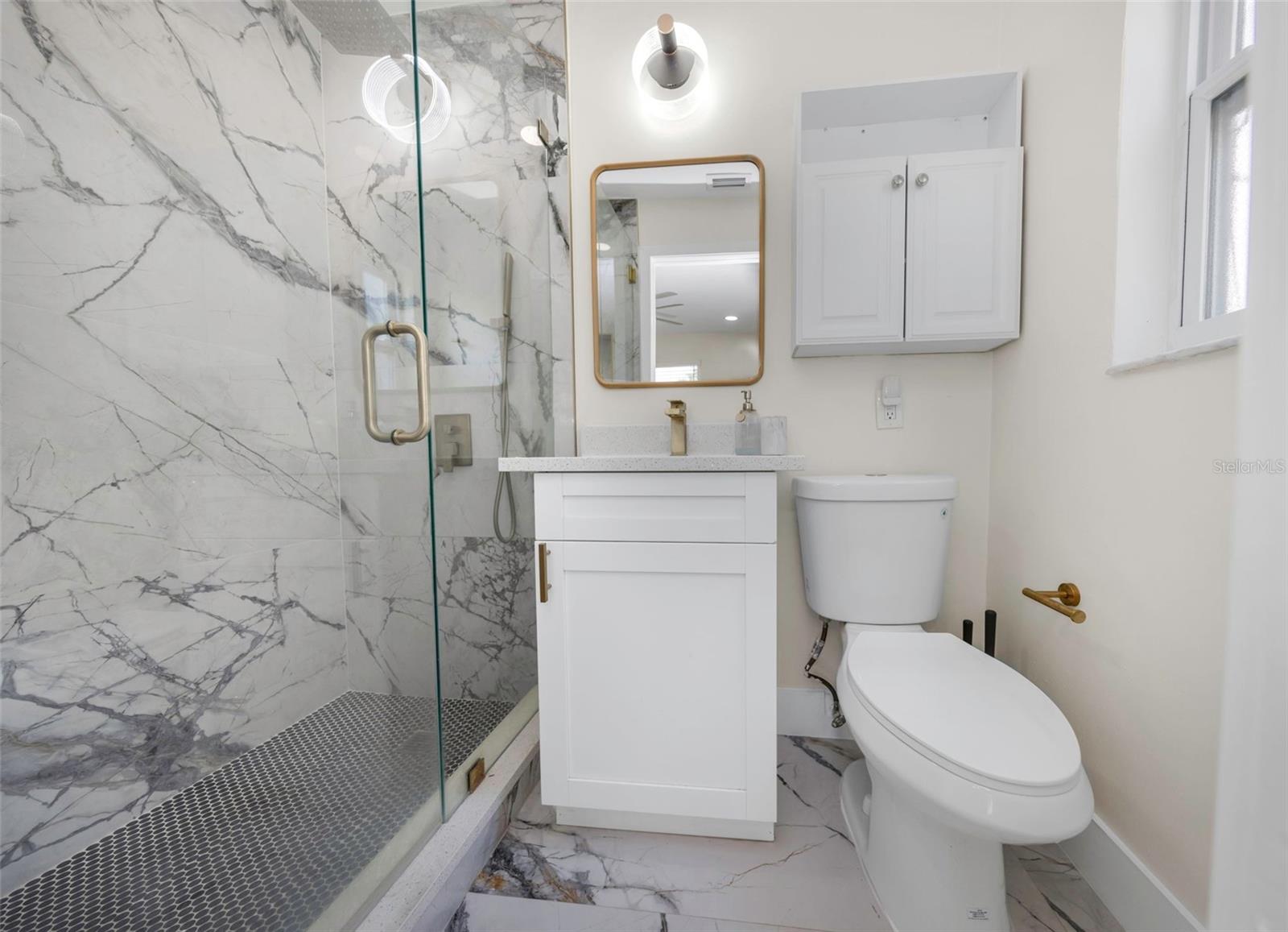 1806 VANCOUVER DR — photo 15