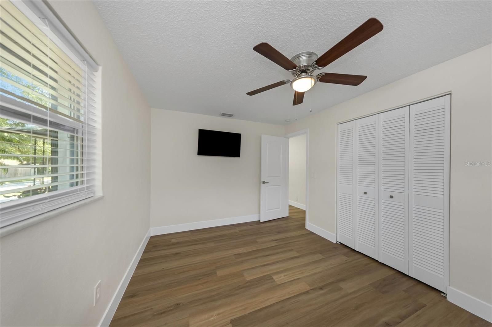1806 VANCOUVER DR — photo 19