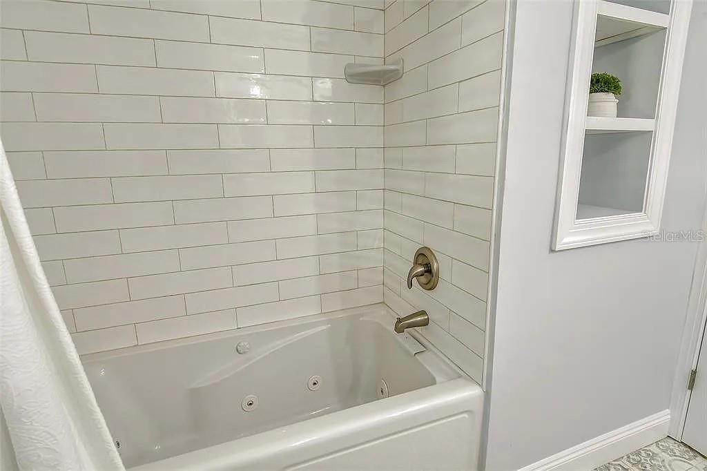 4852 FEATHERBED LN — photo 21