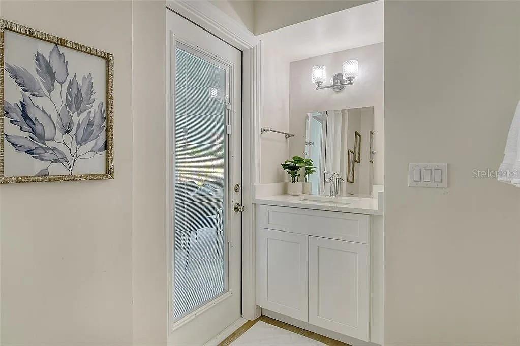 4852 FEATHERBED LN — photo 24