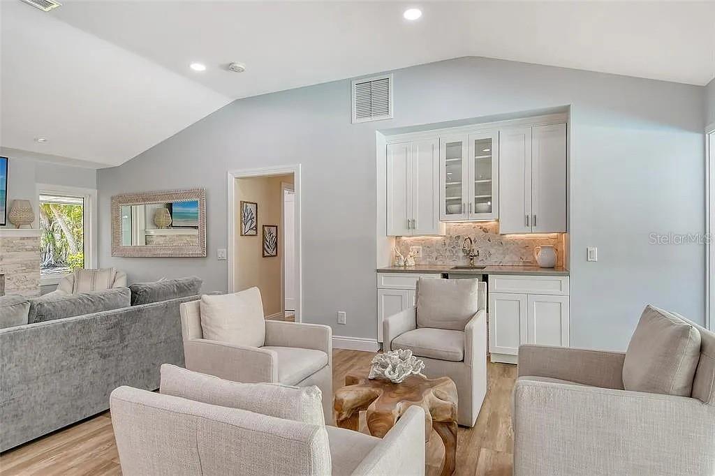 4852 FEATHERBED LN — photo 14