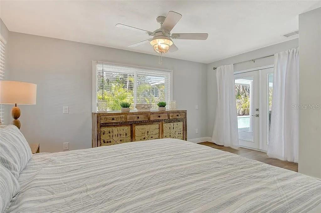 4852 FEATHERBED LN — photo 23