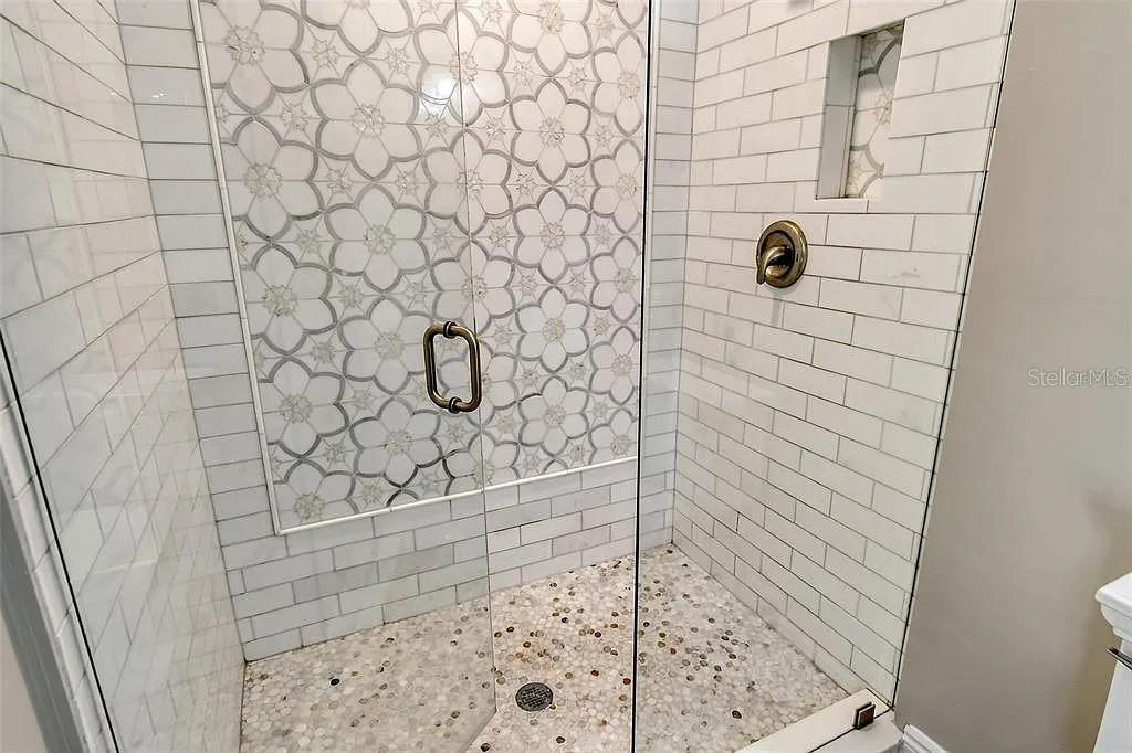 4852 FEATHERBED LN — photo 29