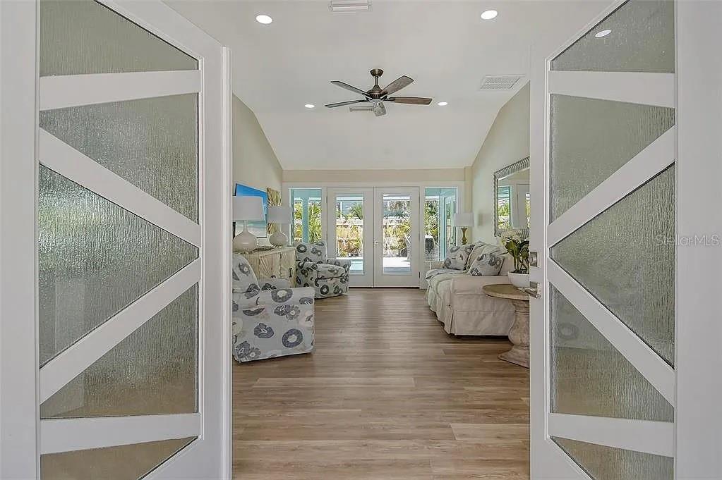 4852 FEATHERBED LN — photo 6