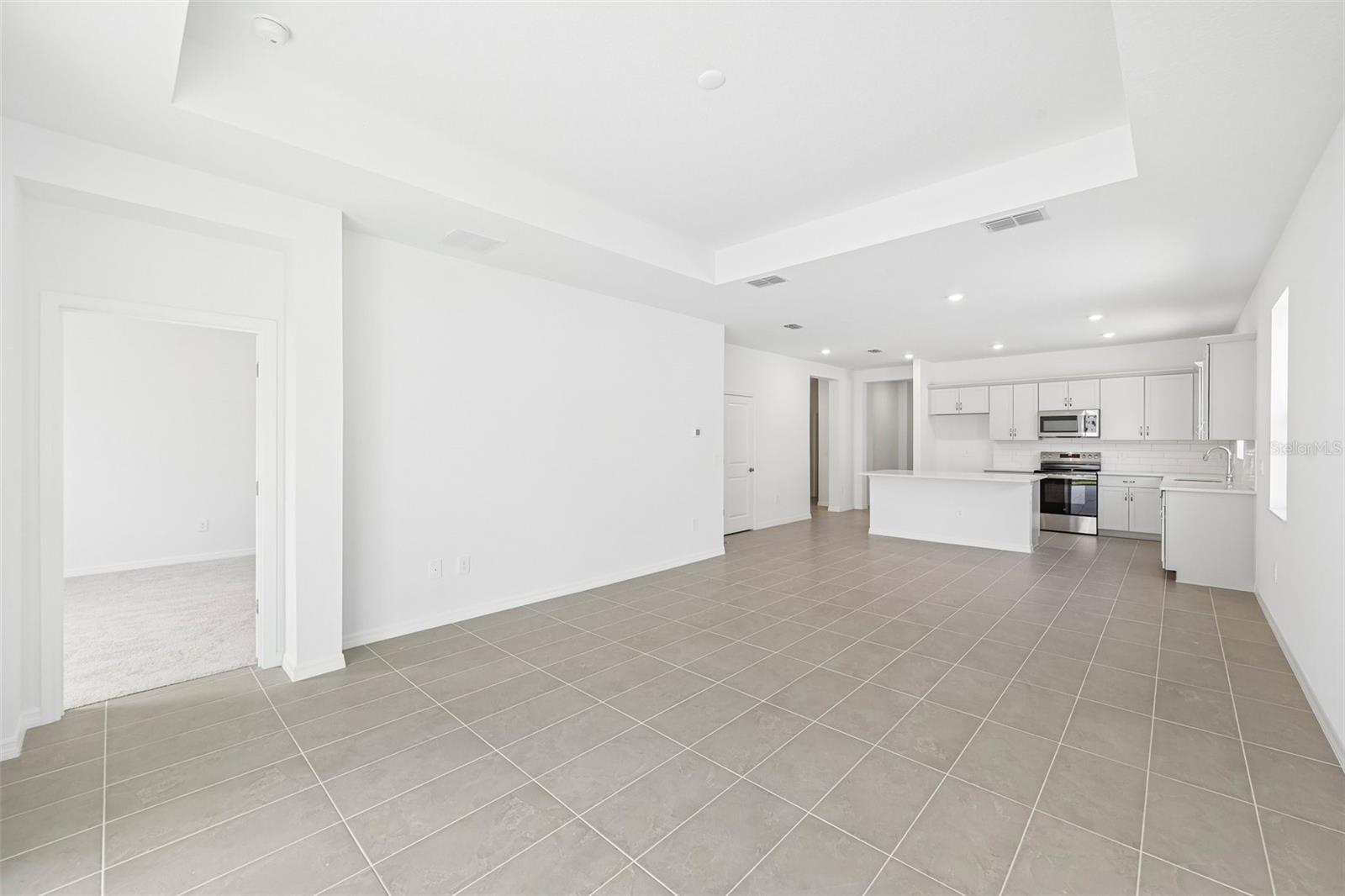 9026 LEEWARD DR — photo 9