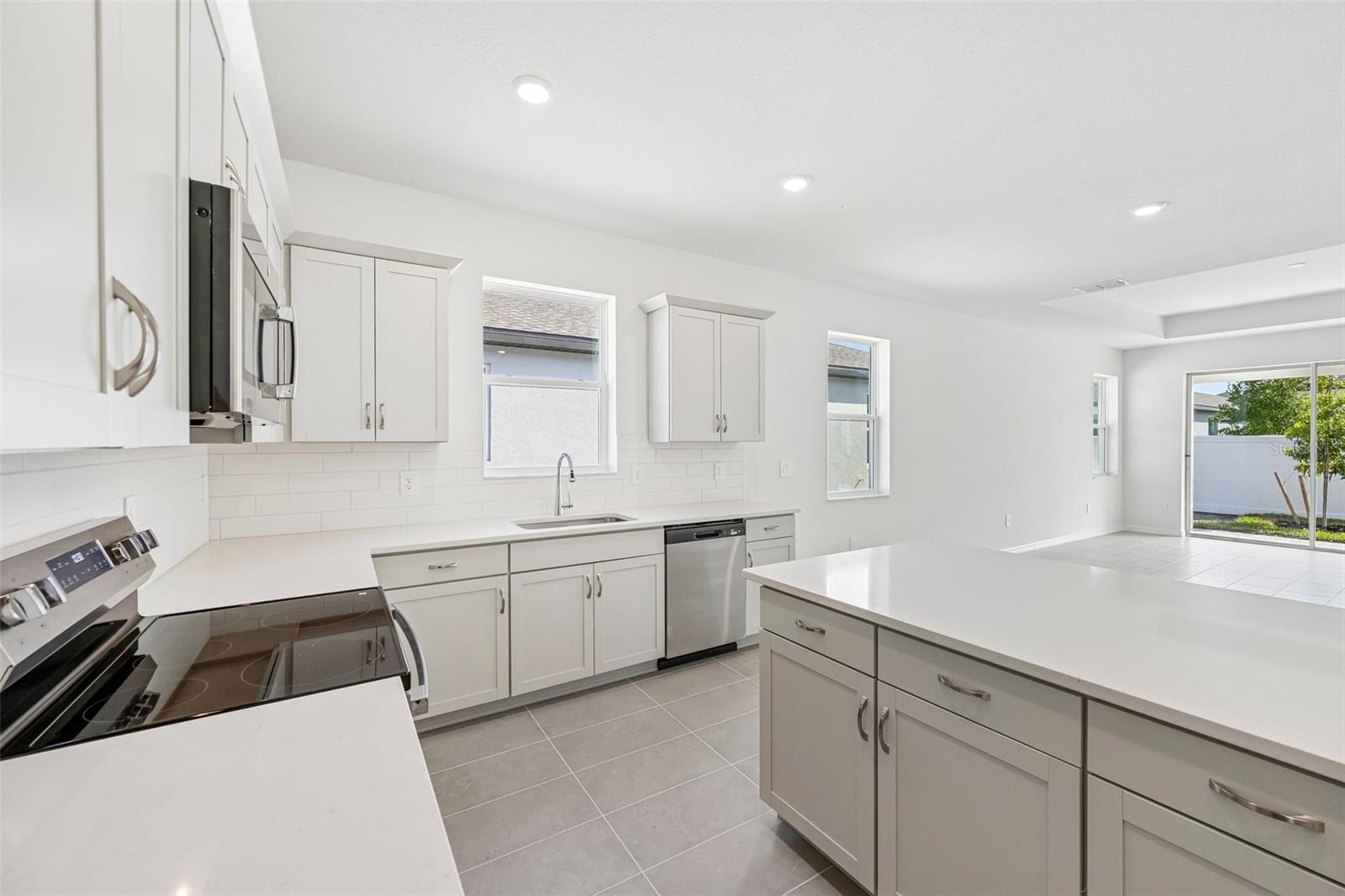9026 LEEWARD DR — photo 5