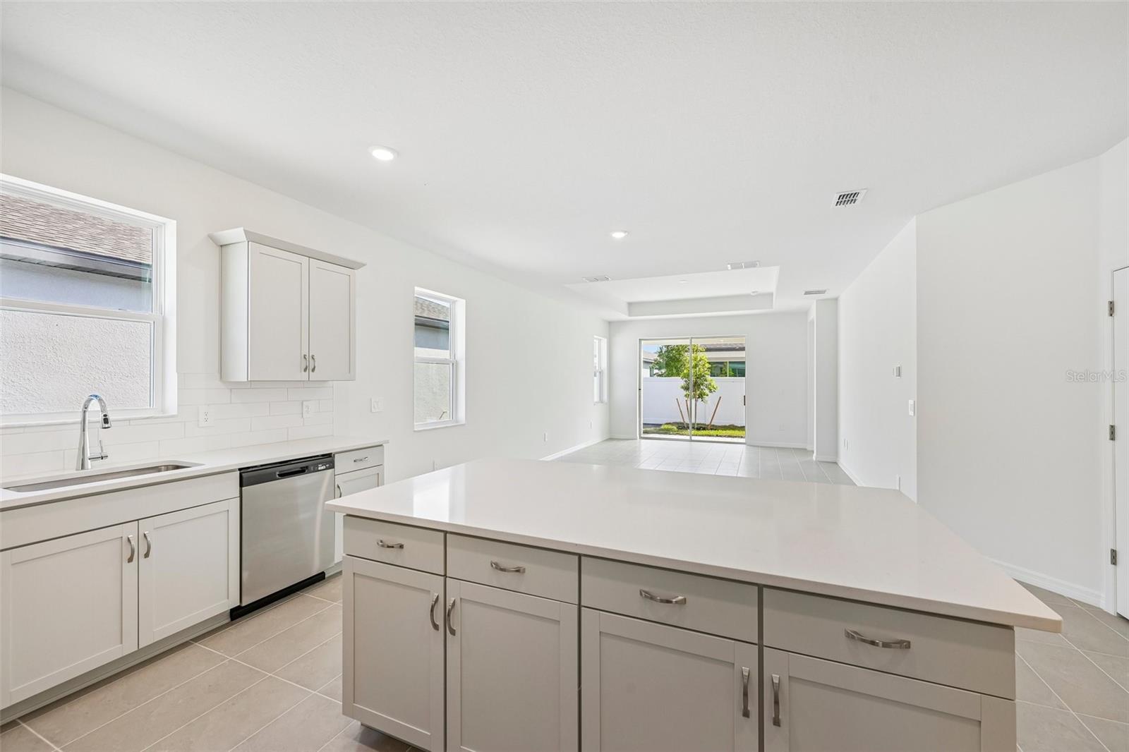 9026 LEEWARD DR — photo 6