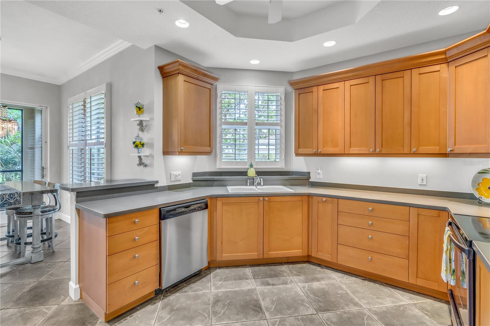 5204 BOUCHARD CIR #102 — photo 11