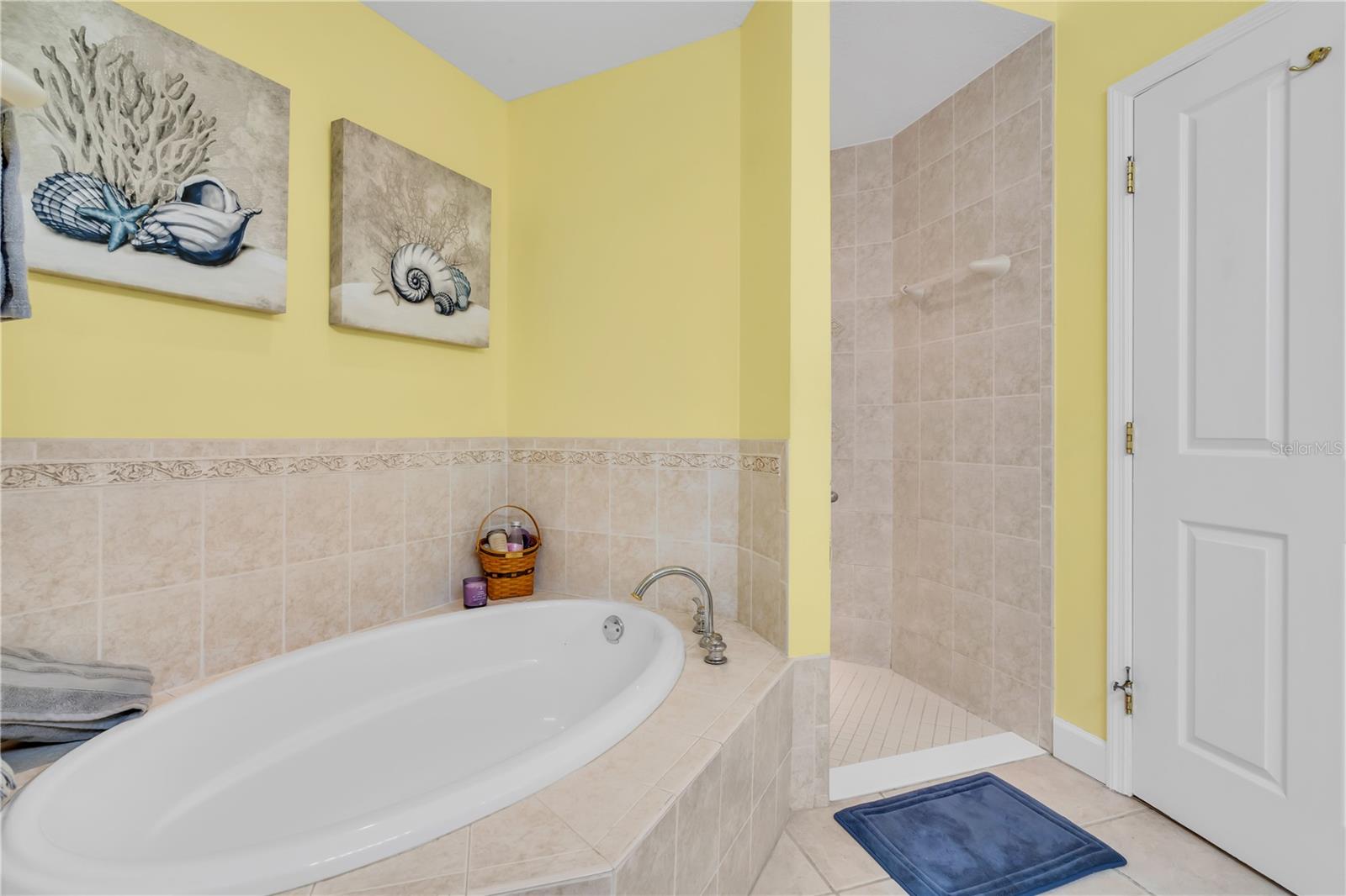 5204 BOUCHARD CIR #102 — photo 25