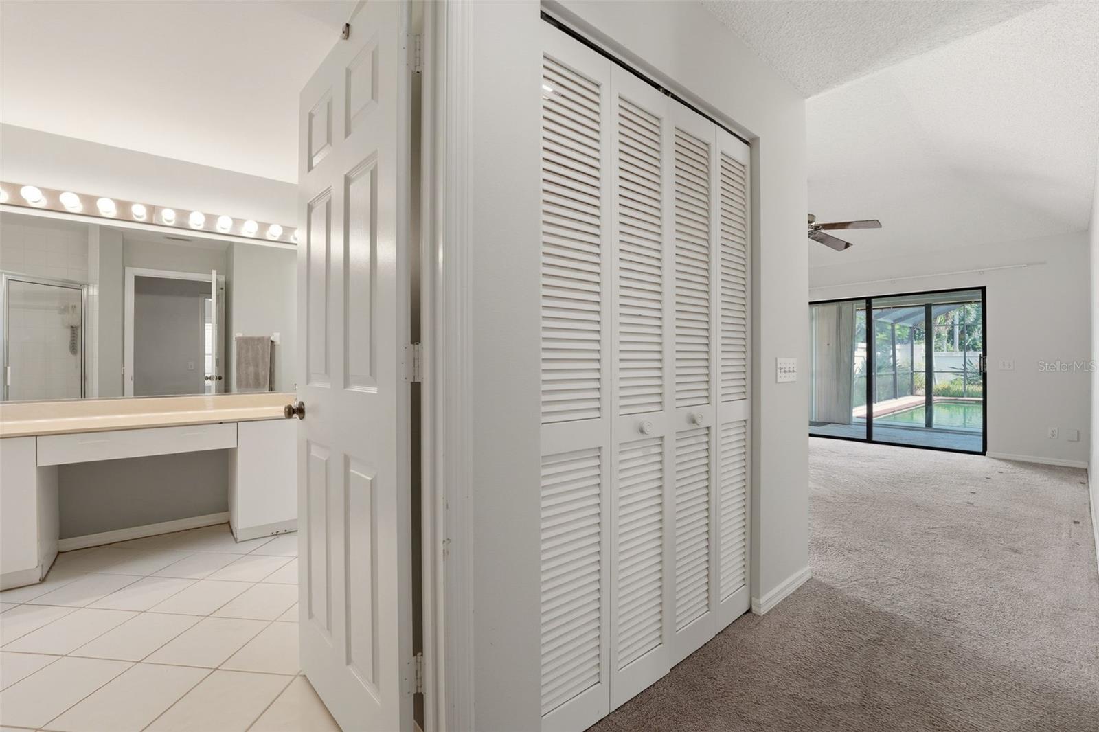 215 CARRIAGE HOUSE LN #215 — photo 22
