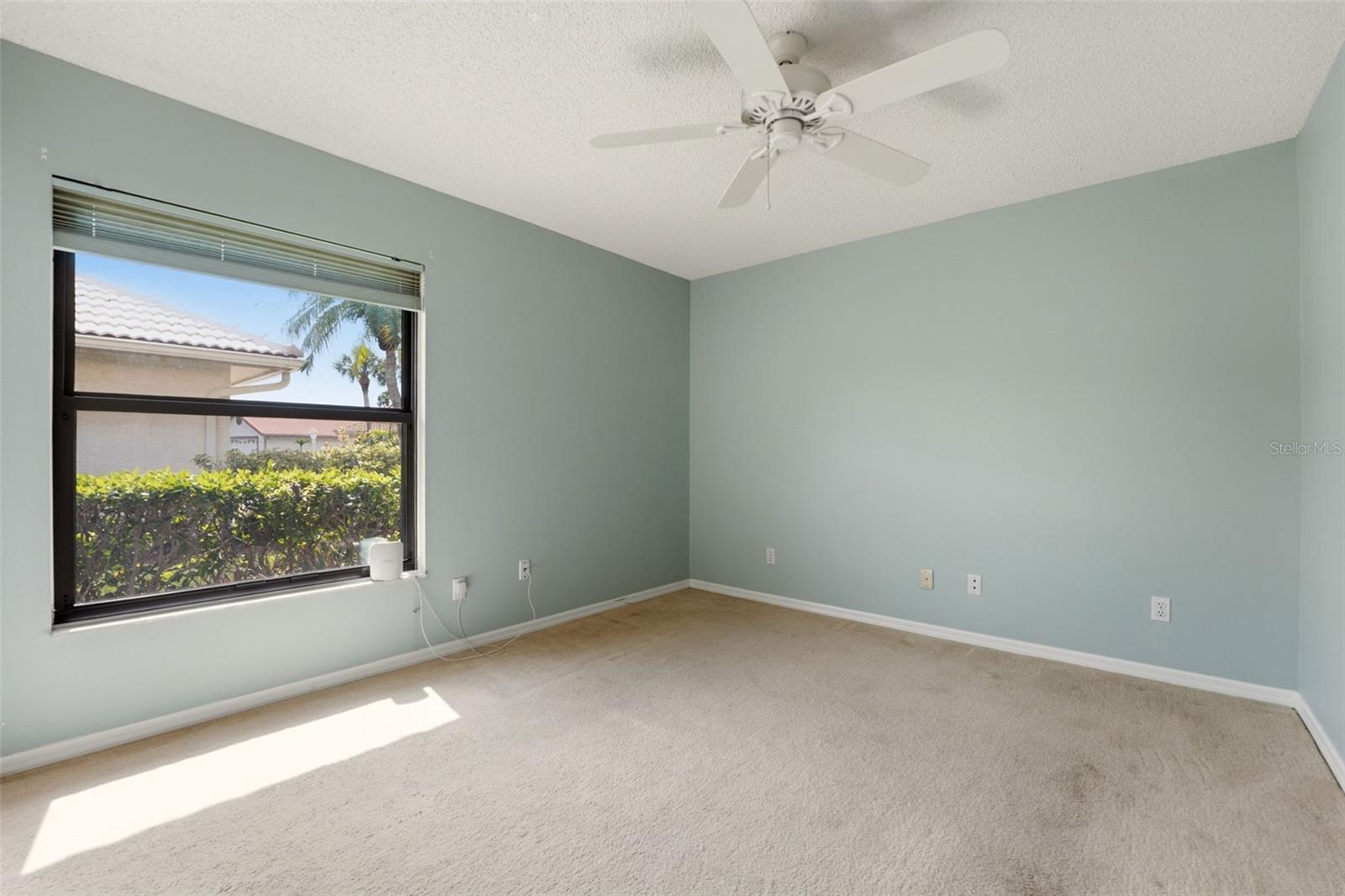 215 CARRIAGE HOUSE LN #215 — photo 18