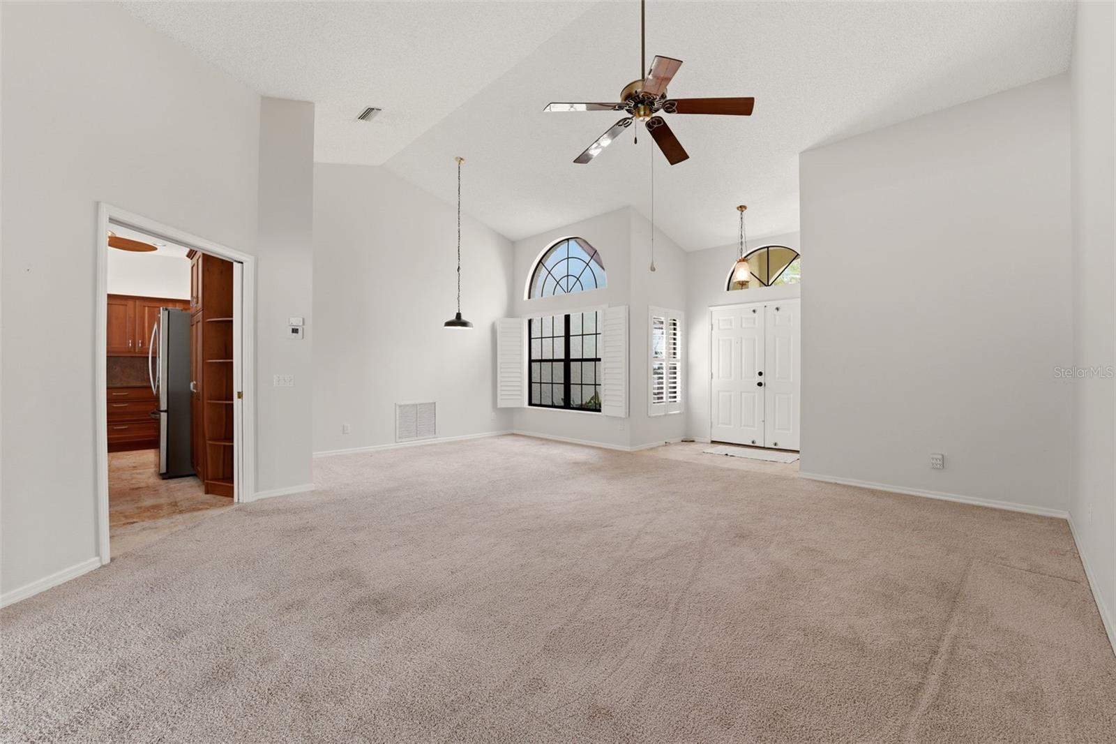 215 CARRIAGE HOUSE LN #215 — photo 5