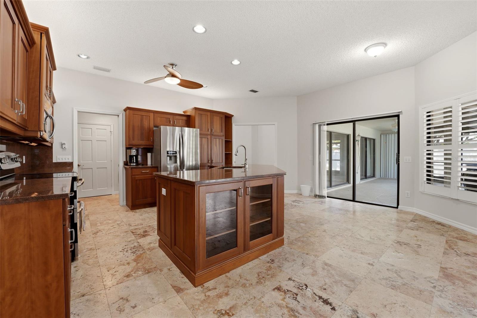 215 CARRIAGE HOUSE LN #215 — photo 10