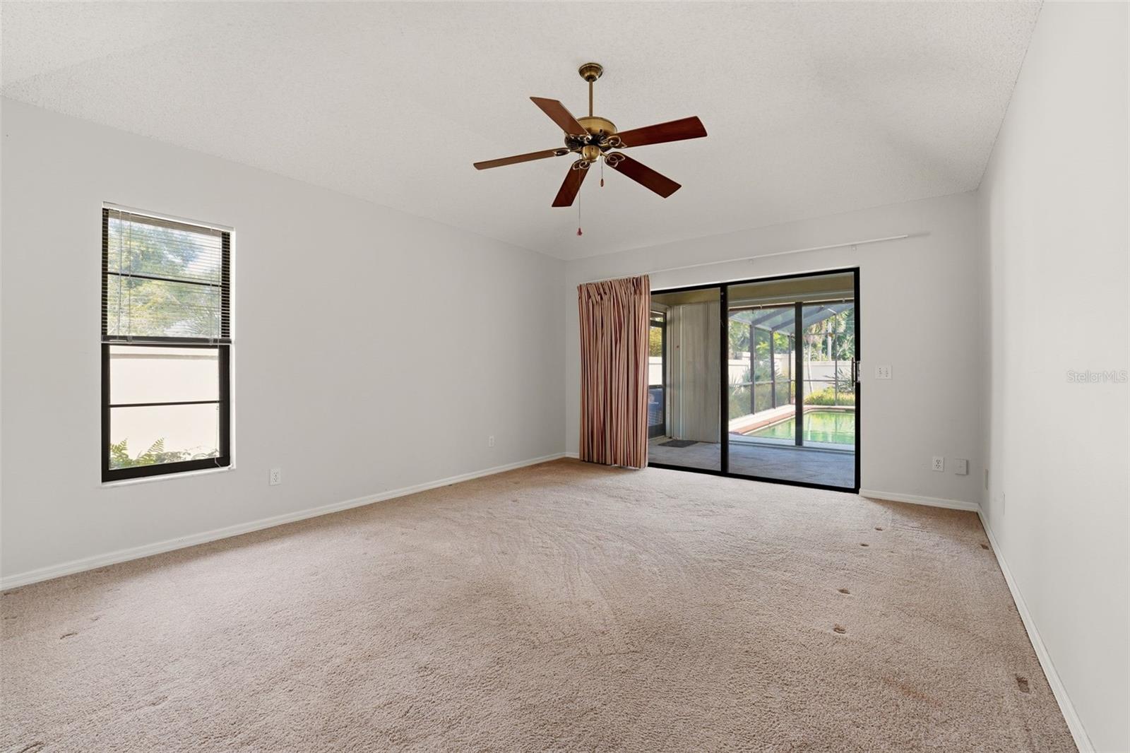 215 CARRIAGE HOUSE LN #215 — photo 20