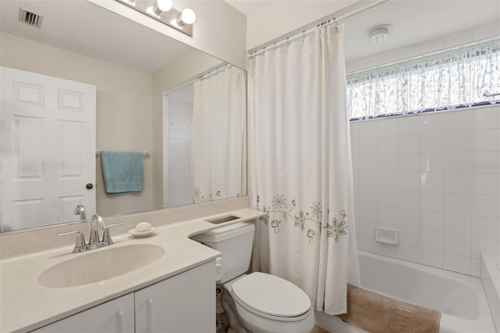 215 CARRIAGE HOUSE LN #215 — photo 17
