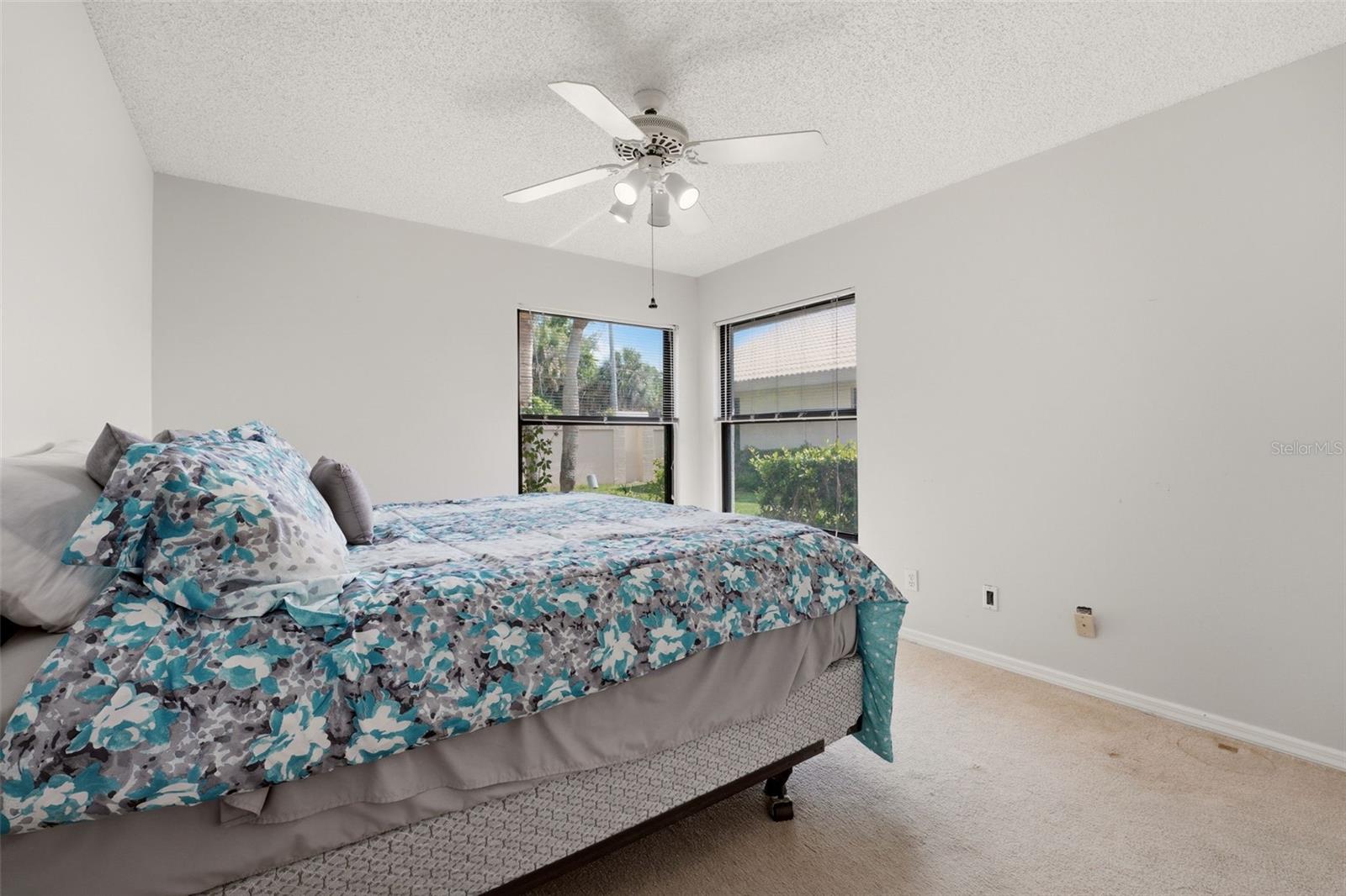 215 CARRIAGE HOUSE LN #215 — photo 15
