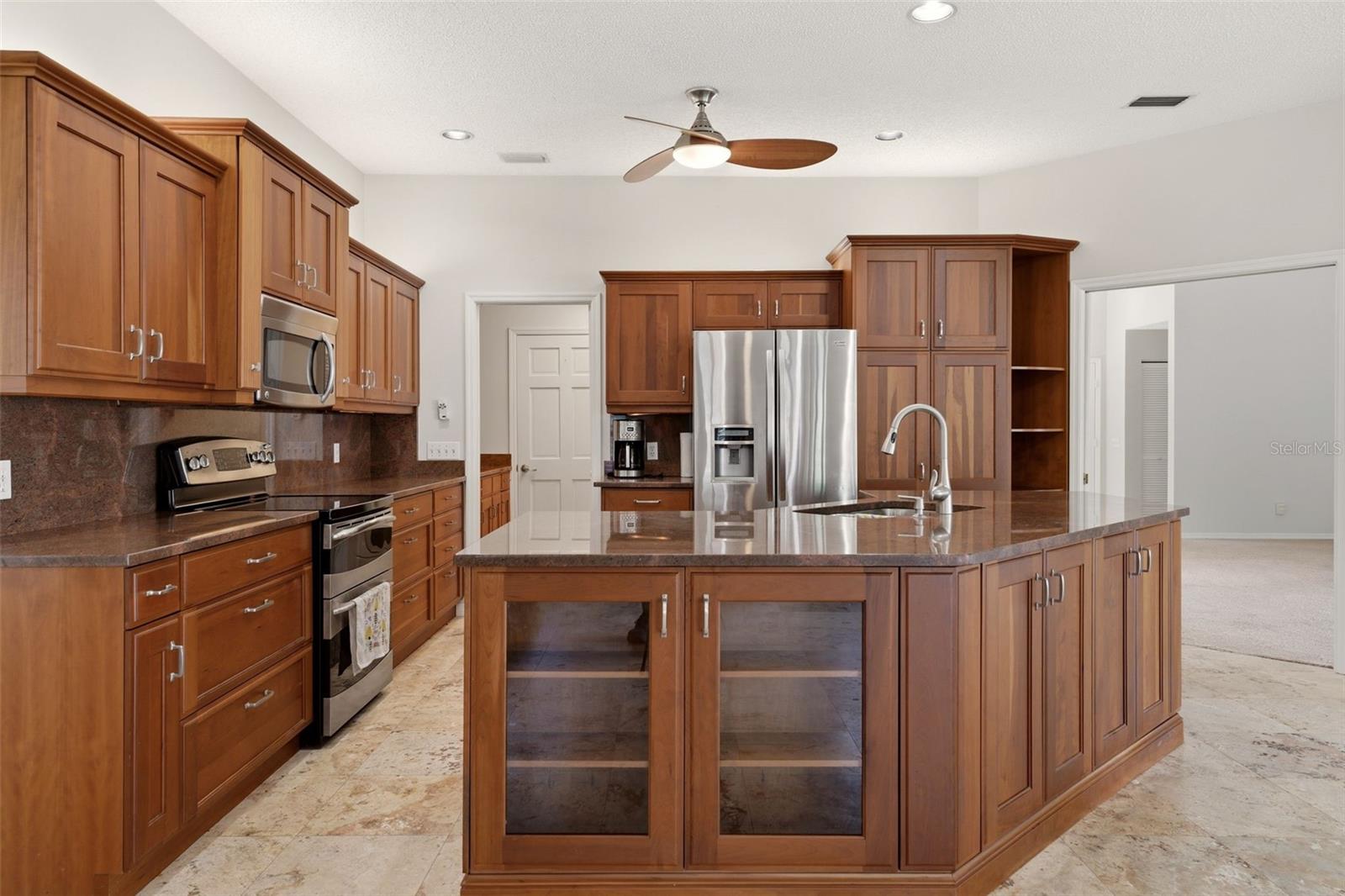 215 CARRIAGE HOUSE LN #215 — photo 9