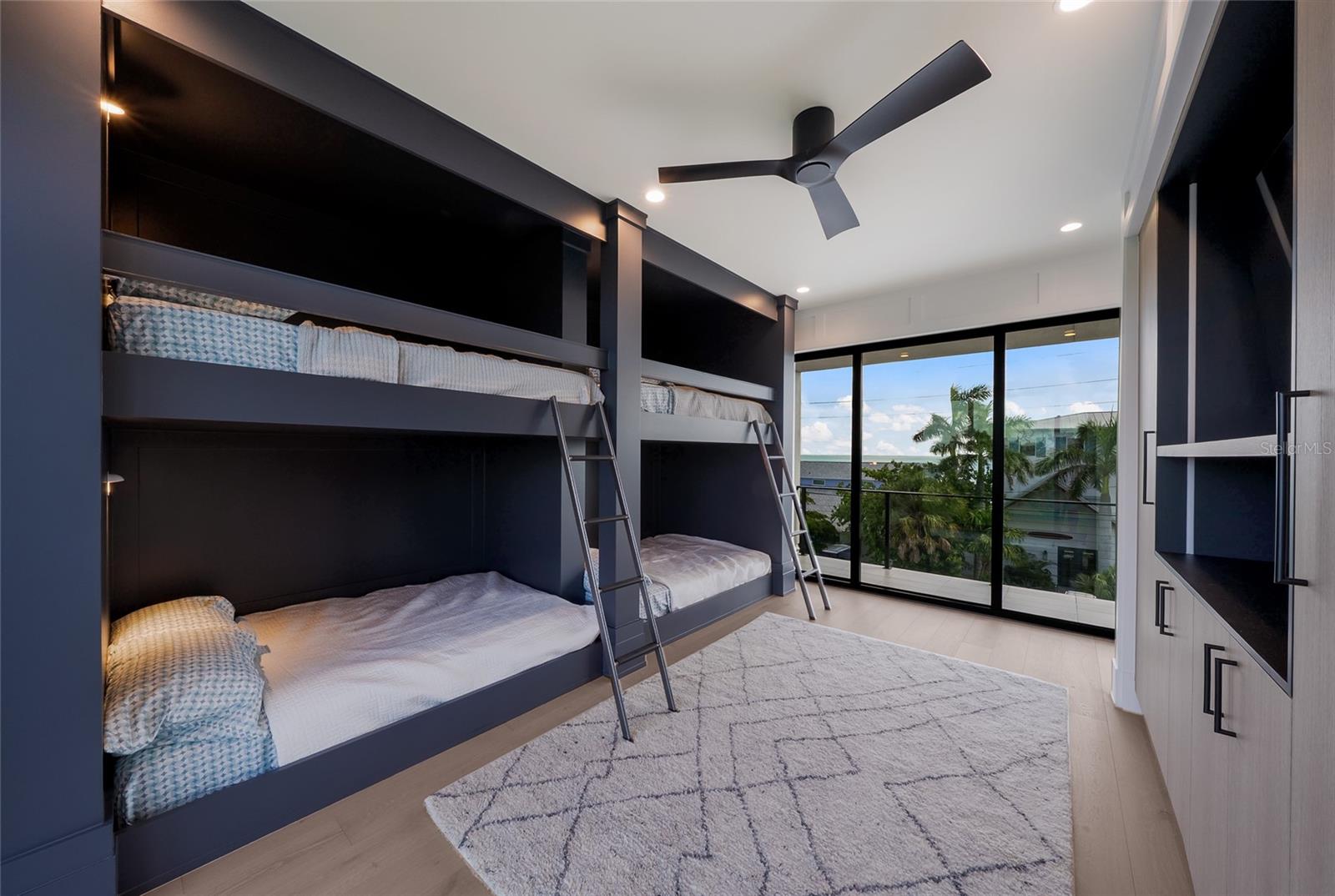 703 S BAY BLVD — photo 47