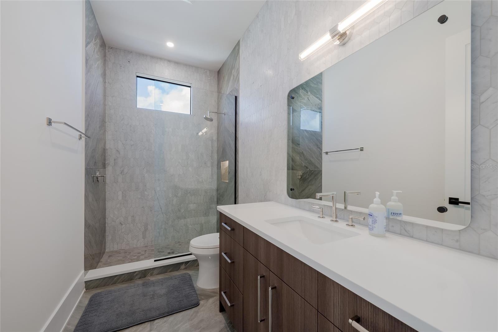 703 S BAY BLVD — photo 43