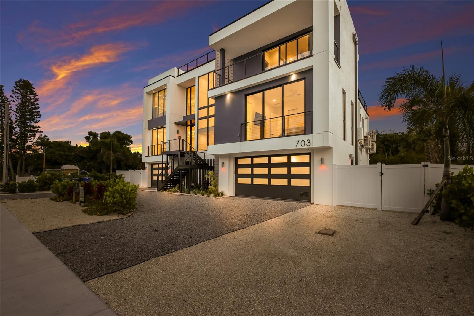 703 S BAY BLVD — photo 3