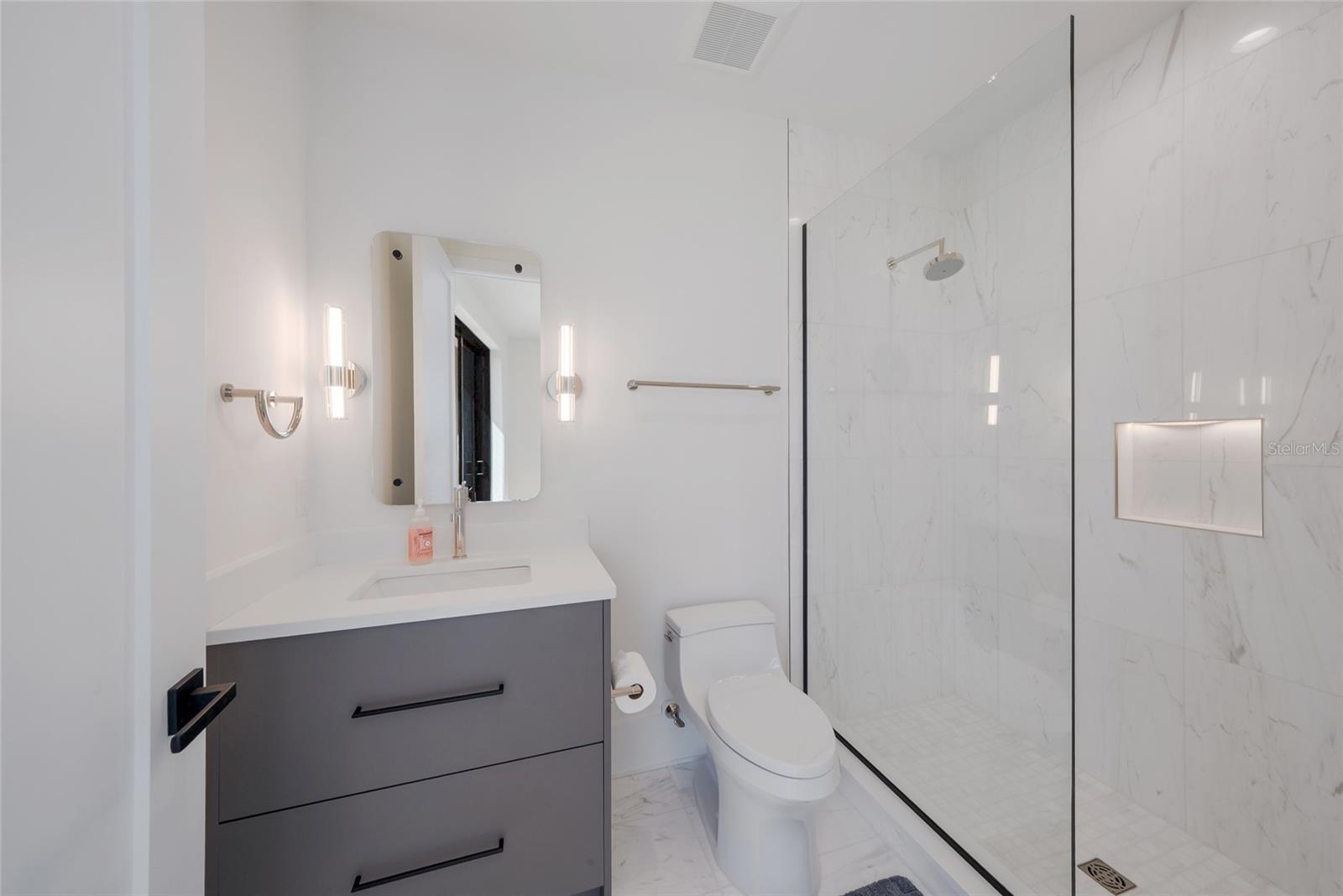703 S BAY BLVD — photo 40