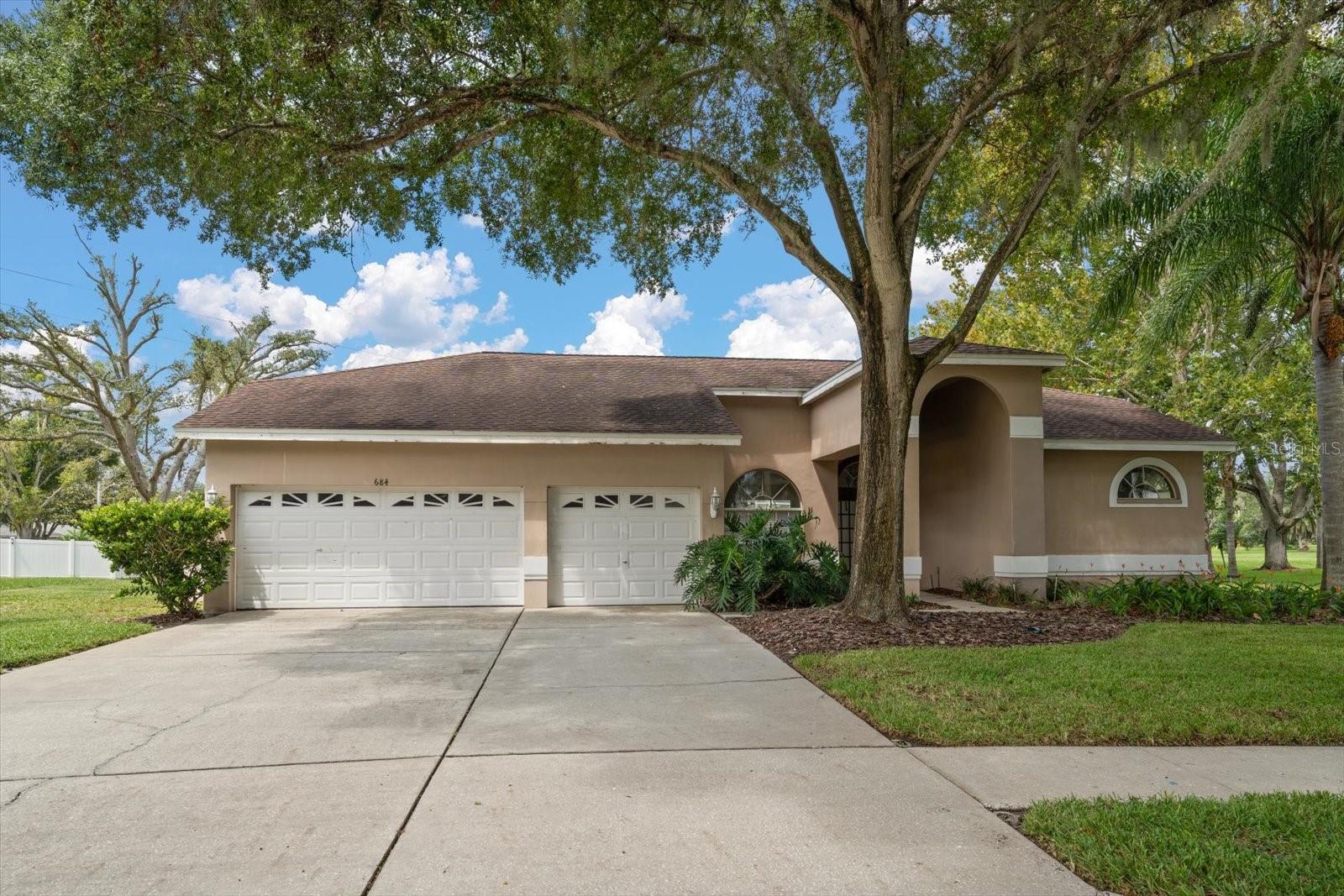 684 SAMANTHA DR — photo 2
