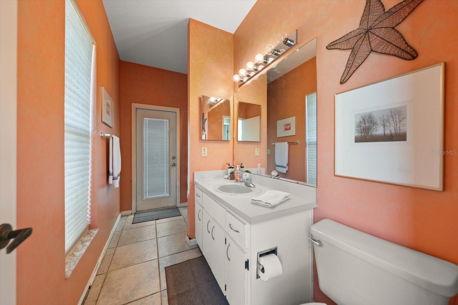 684 SAMANTHA DR — photo 22