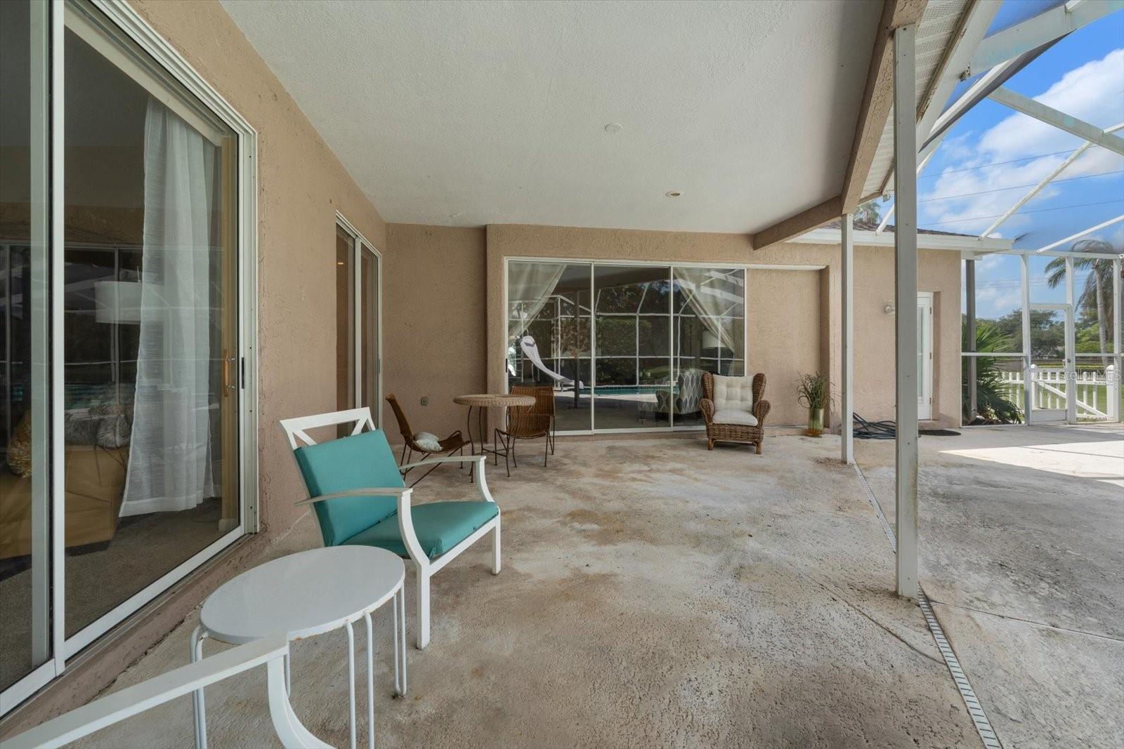 684 SAMANTHA DR — photo 27