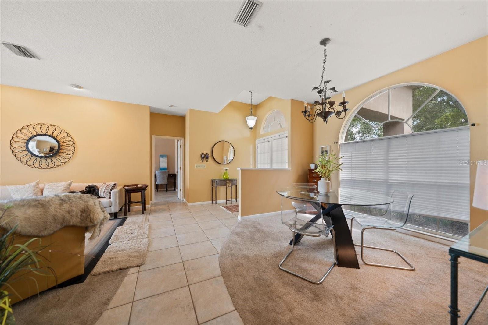 684 SAMANTHA DR — photo 8
