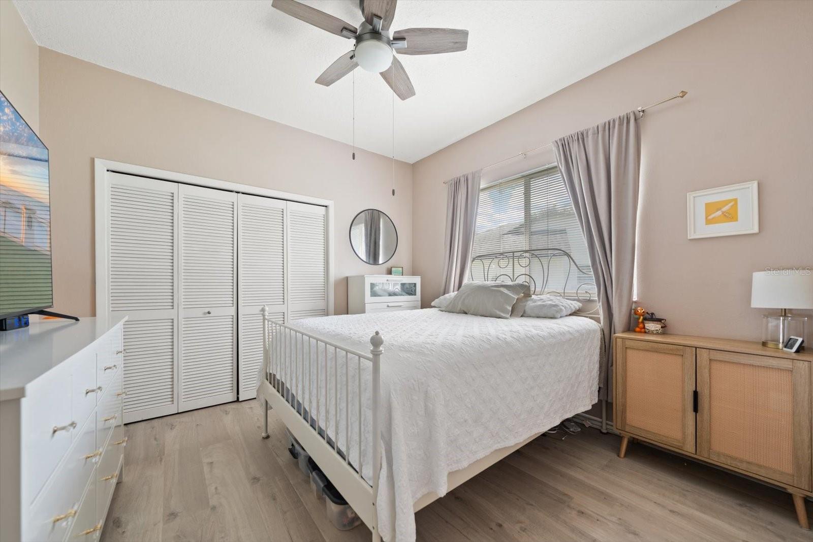 684 SAMANTHA DR — photo 18