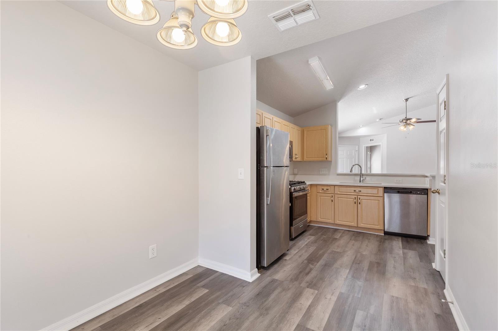 7456 OXFORD GARDEN CIR — photo 5