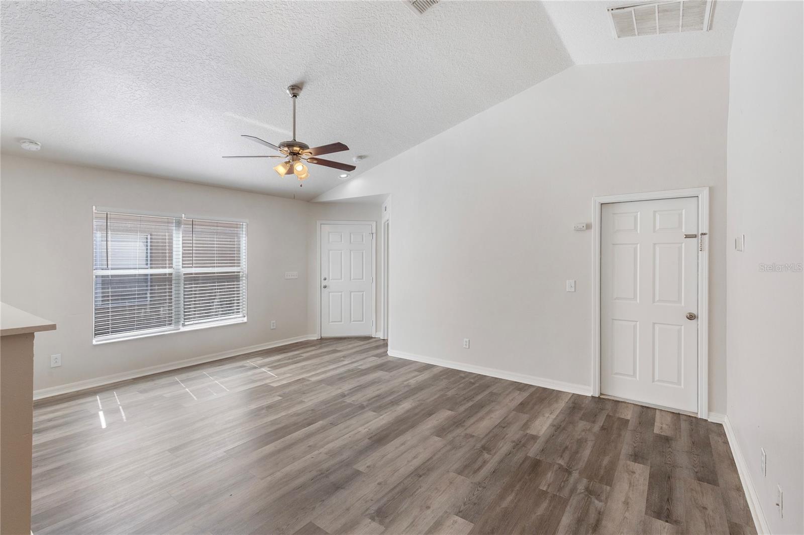 7456 OXFORD GARDEN CIR — photo 13