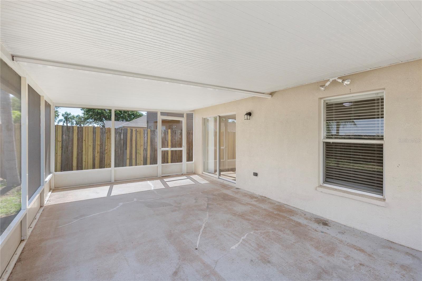 7456 OXFORD GARDEN CIR — photo 21