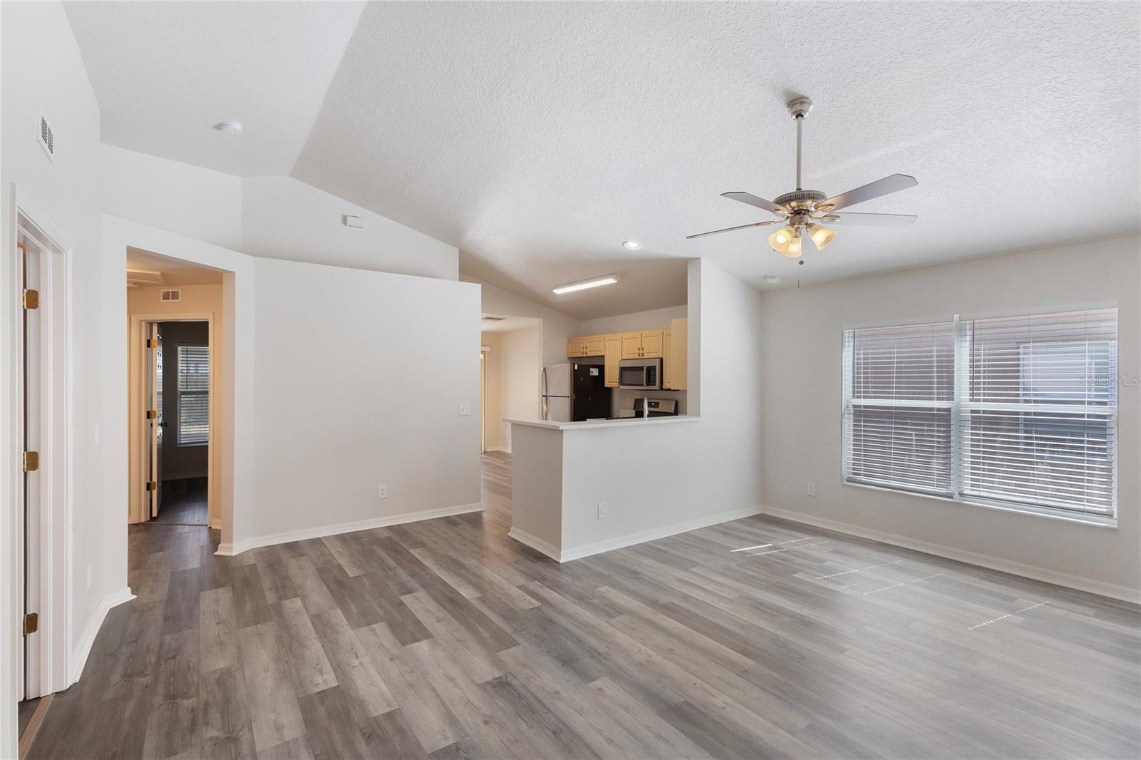 7456 OXFORD GARDEN CIR — photo 6