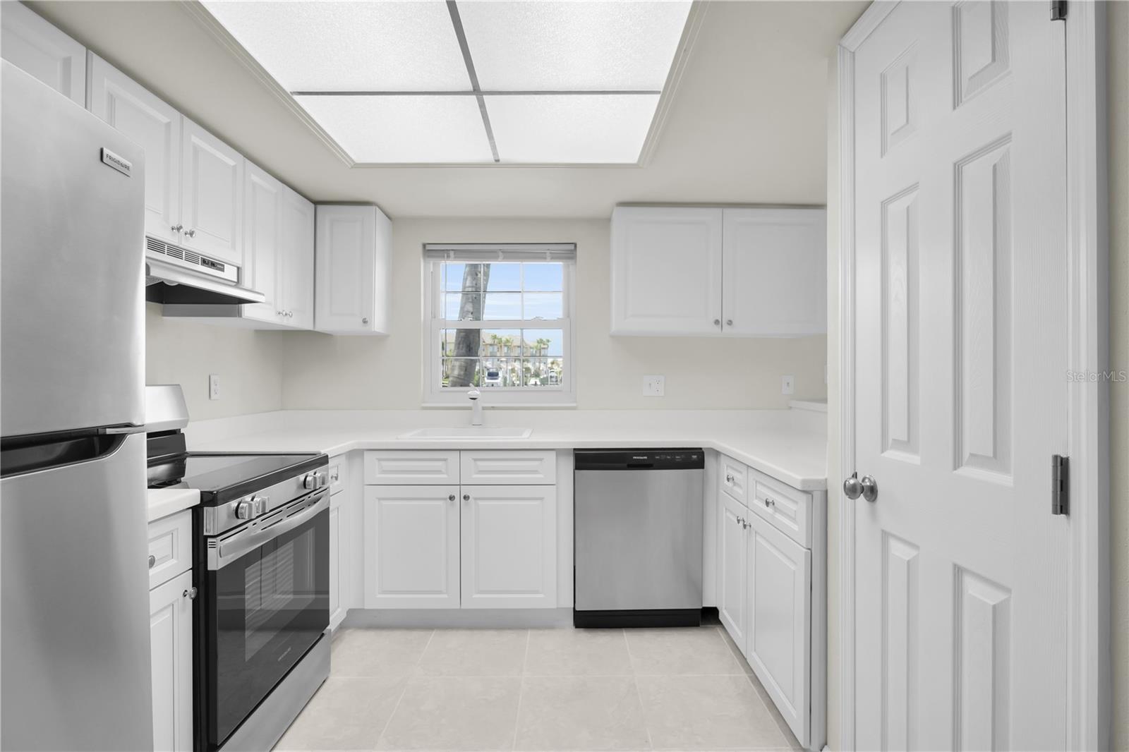8820 BAY POINTE DR #102 — photo 6