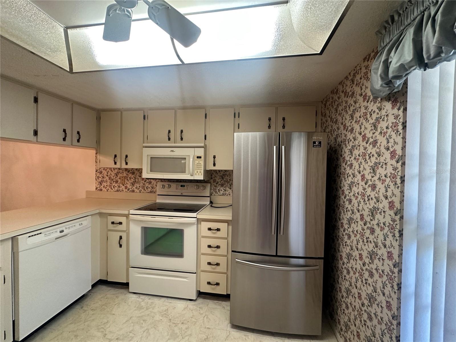 12423 DEARBORN DR #E — photo 8