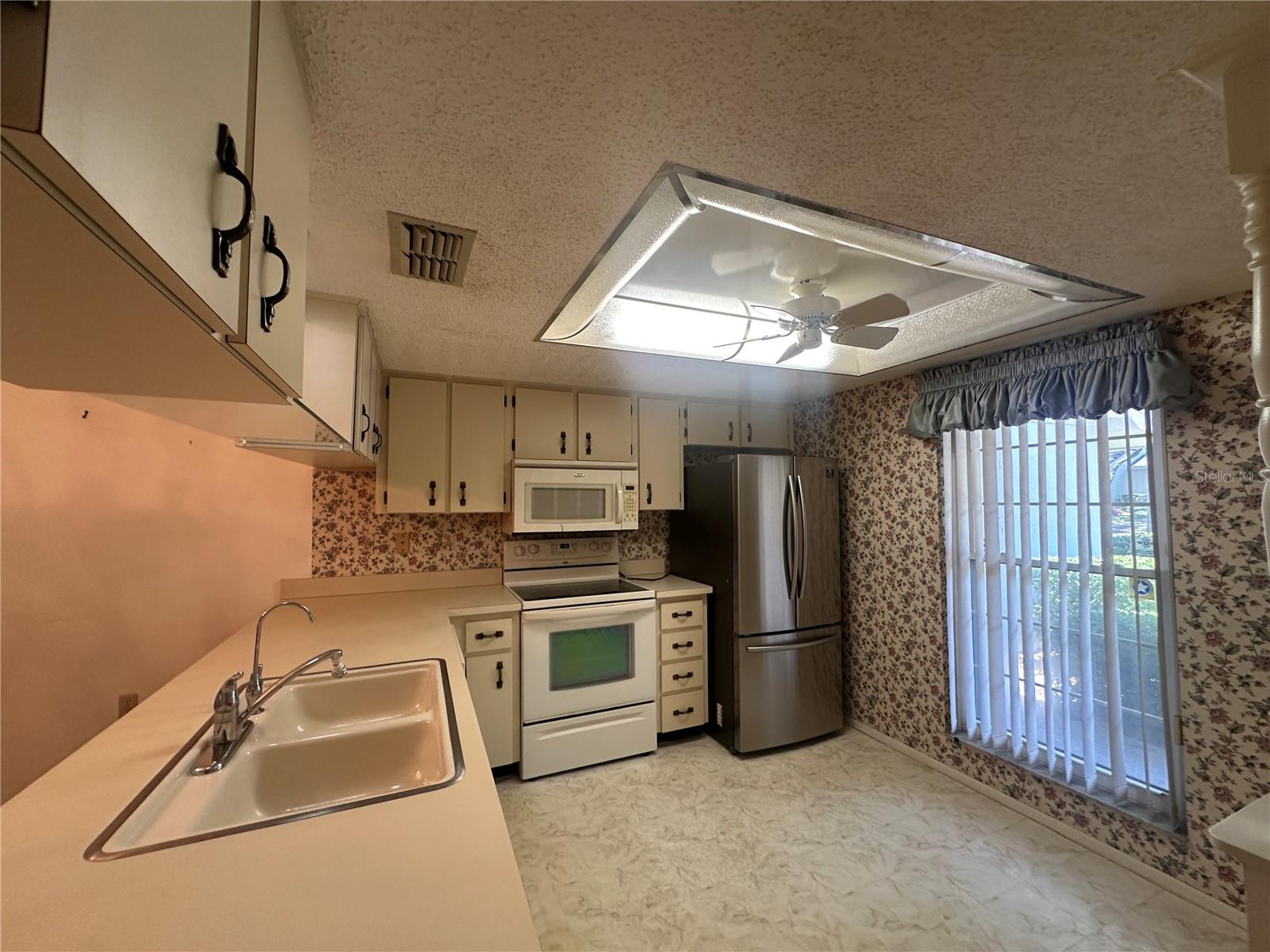 12423 DEARBORN DR #E — photo 7