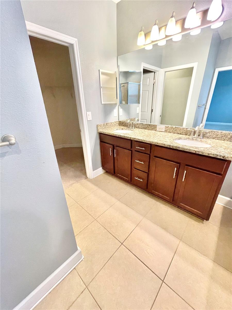 21648 SOUTHERN CHARM DR — photo 32