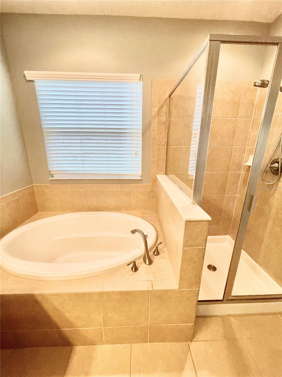 21648 SOUTHERN CHARM DR — photo 33