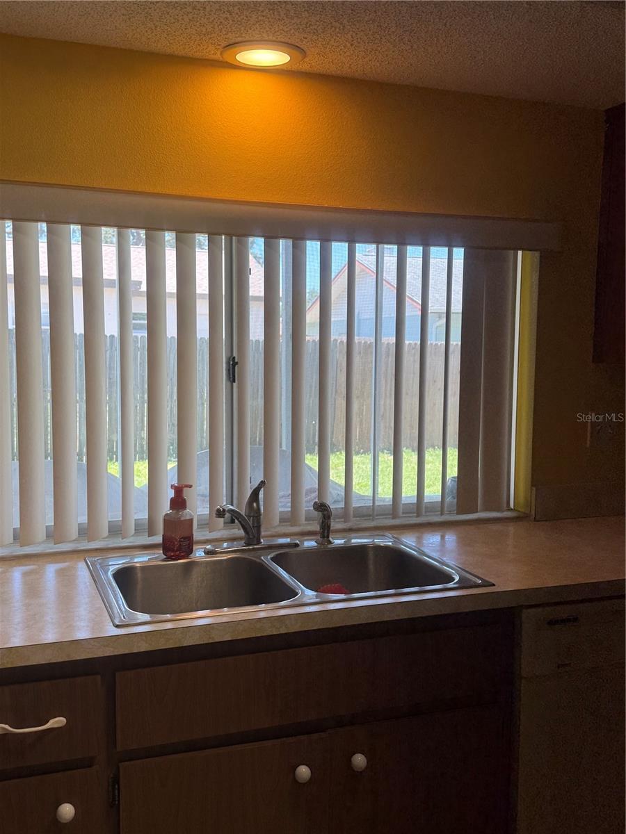 4238 PINEFIELD AVE — photo 9