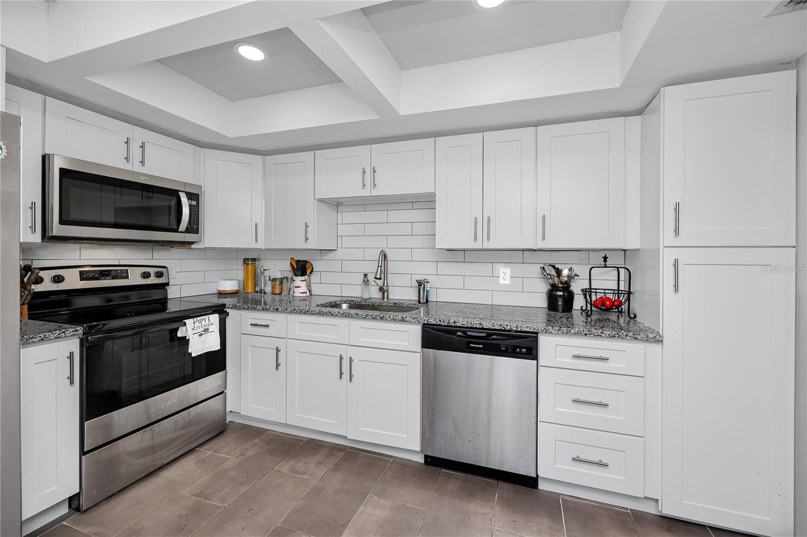 7530 SUNSHINE SKYWAY LN S #115 — photo 12