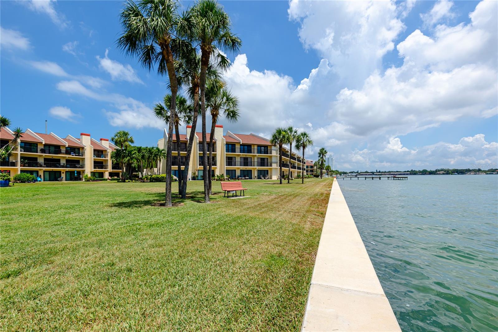 7530 SUNSHINE SKYWAY LN S #115 — photo 33