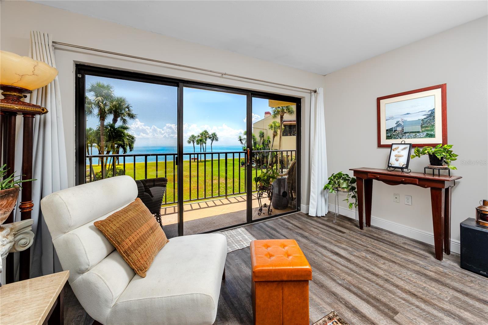 7530 SUNSHINE SKYWAY LN S #115 — photo 4
