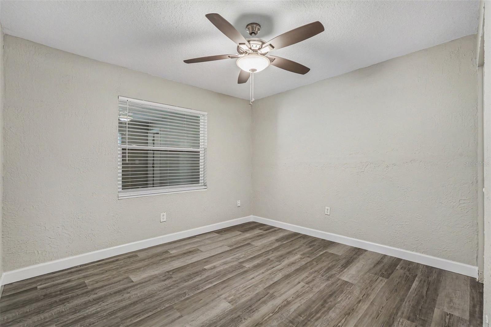 6822 LASSEN AVE — photo 17