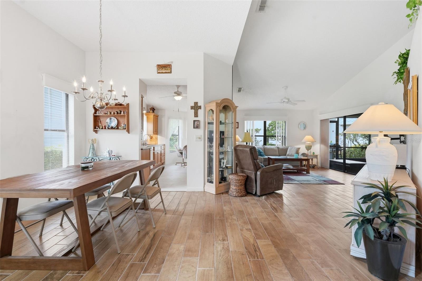 3254 LORI LN — photo 6