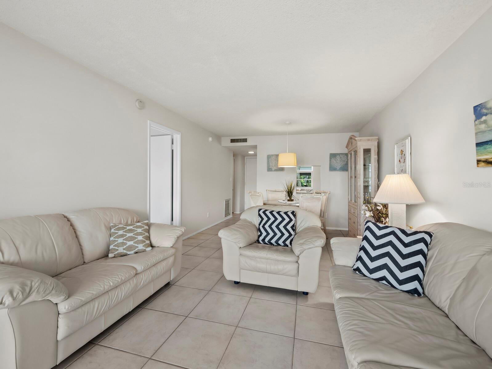 4350 CHATHAM DR #105 — photo 22