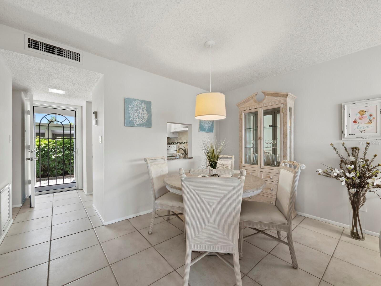 4350 CHATHAM DR #105 — photo 10